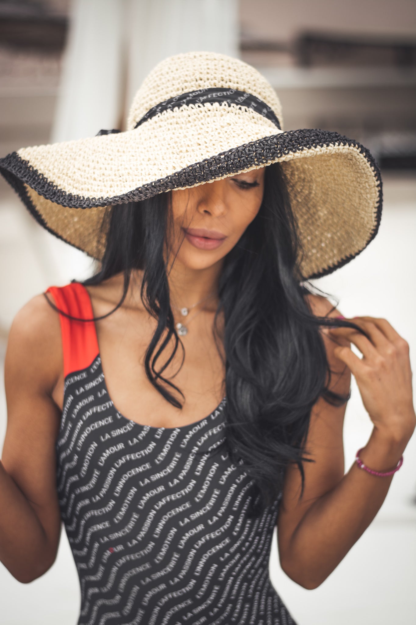 Women beach hat with brim 'Les émotions'