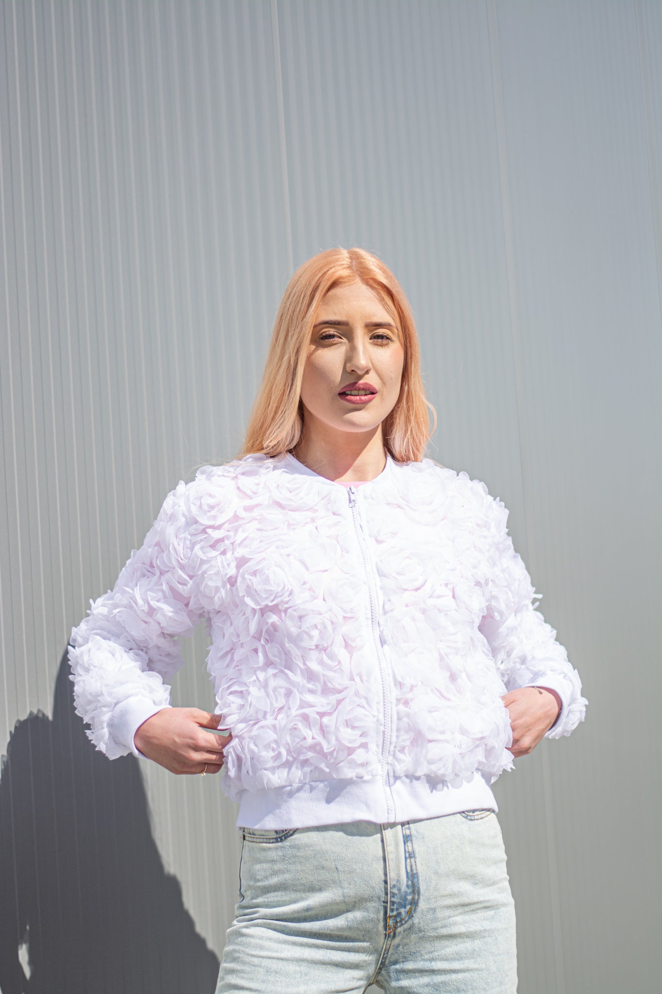 Bomber blanc femme fleurs 3D