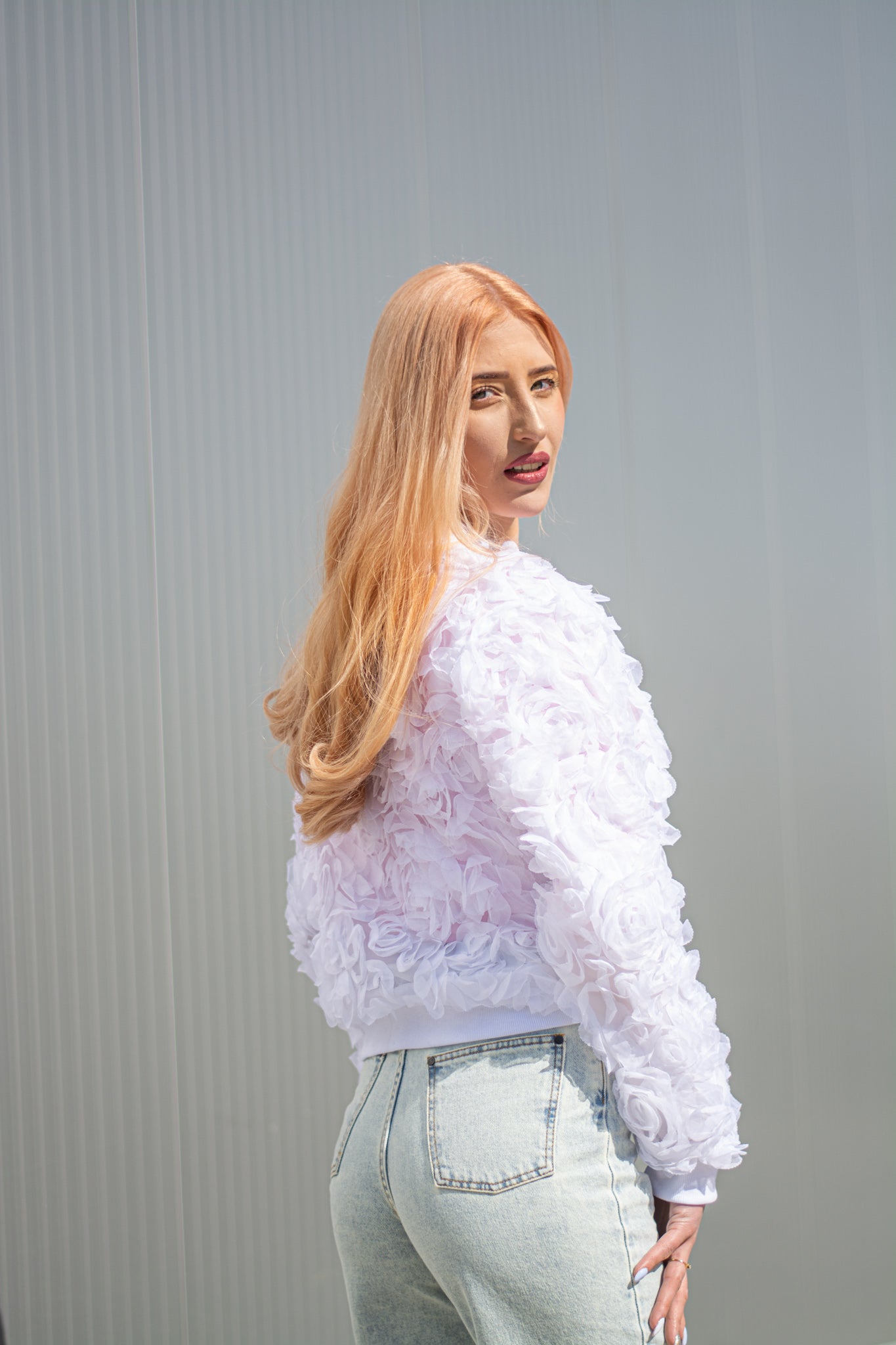 Bomber blanc femme fleurs 3D