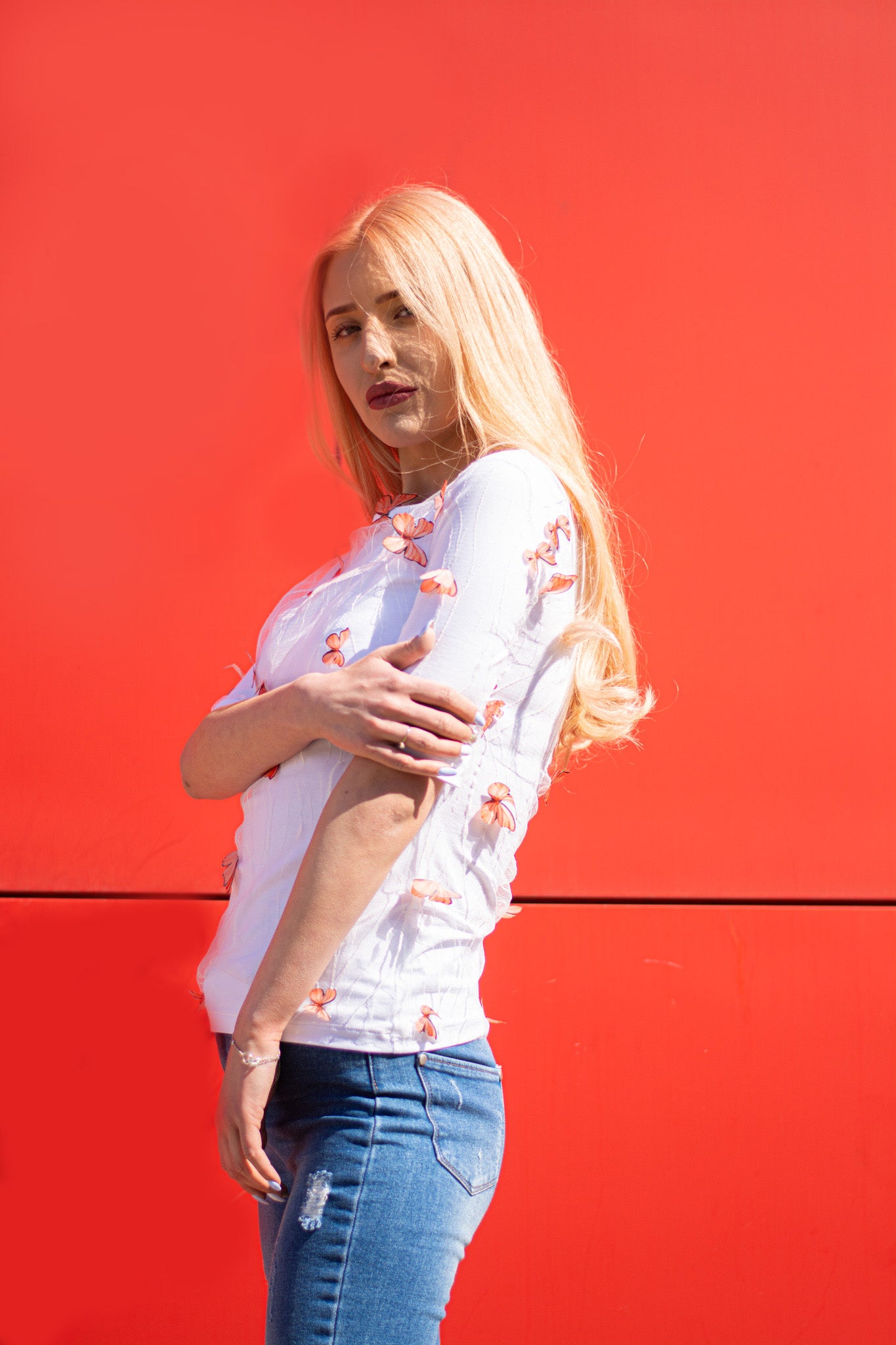 Women white boat neck t-shirt with 3D butterflies 3/4 sleeves