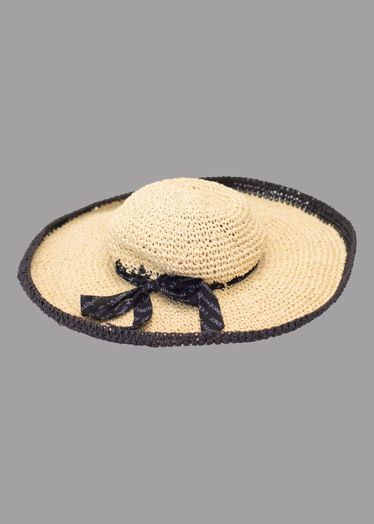 Women beach hat with brim 'Les émotions'