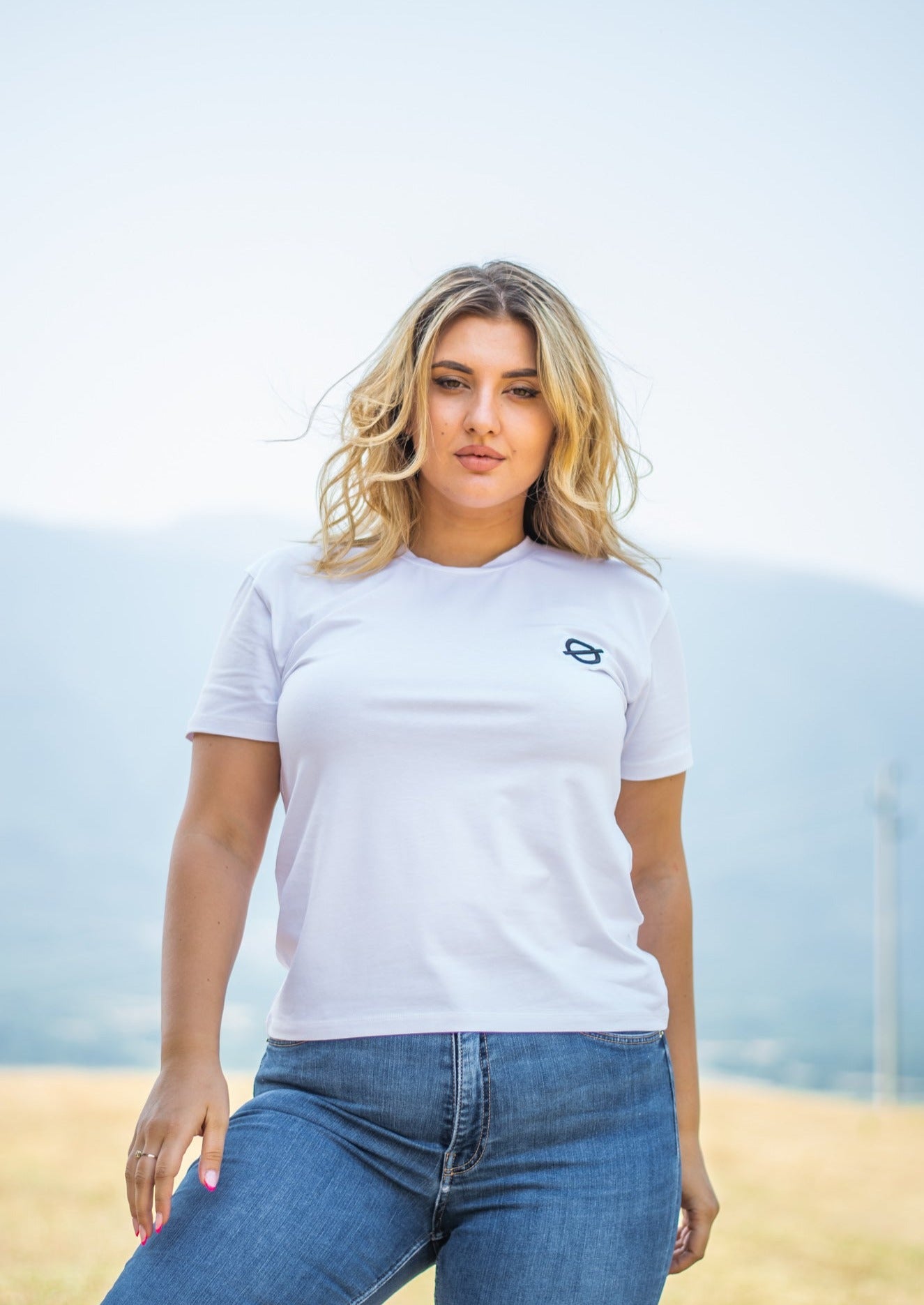 Women white cotton t-shirt with embroidered logo Ø
