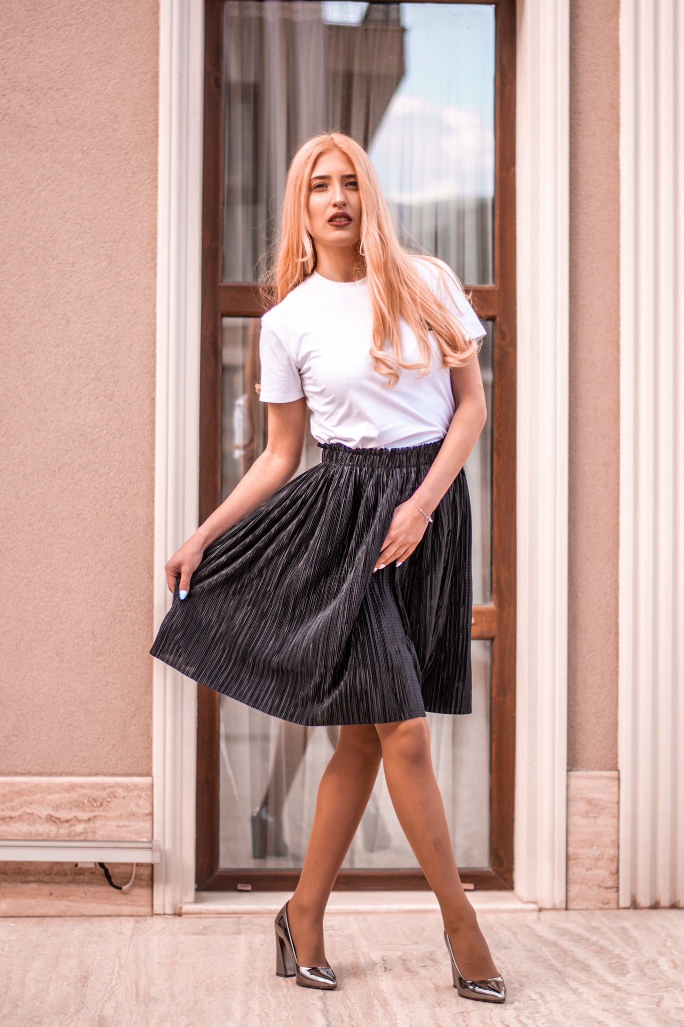 Women black pleated skirt knee length