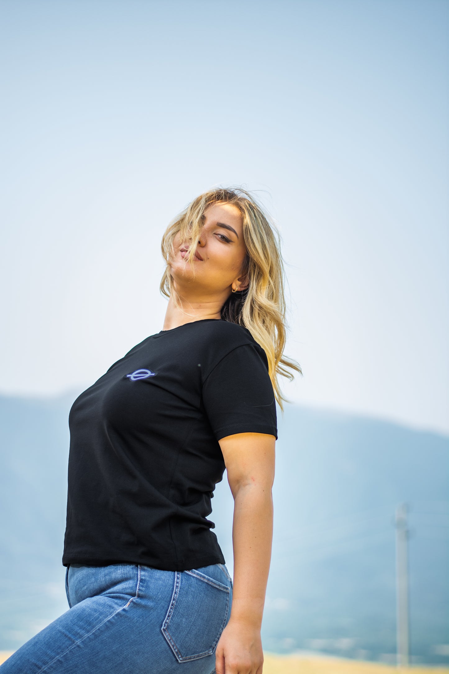 Women black cotton t-shirt with embroidered logo Ø