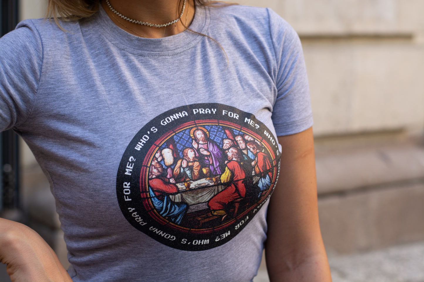 Women t-shirt 'who's.gonna.pray.for.me'