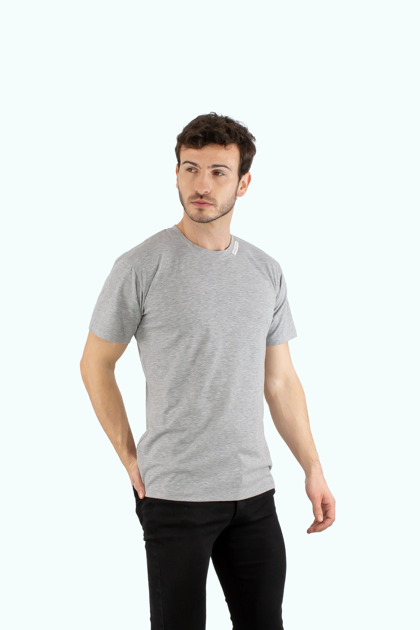 Men grey cotton t-shirt with short sleeve and neck label