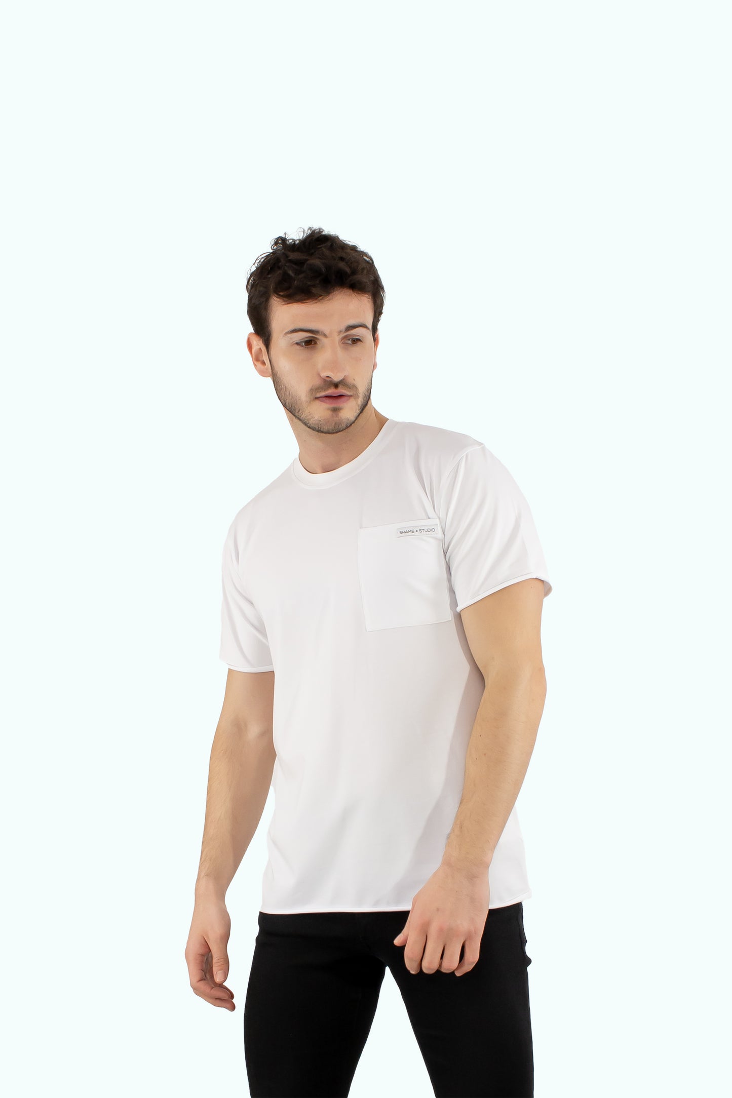 Men white cotton t-shirt with short sleeve and front pocket