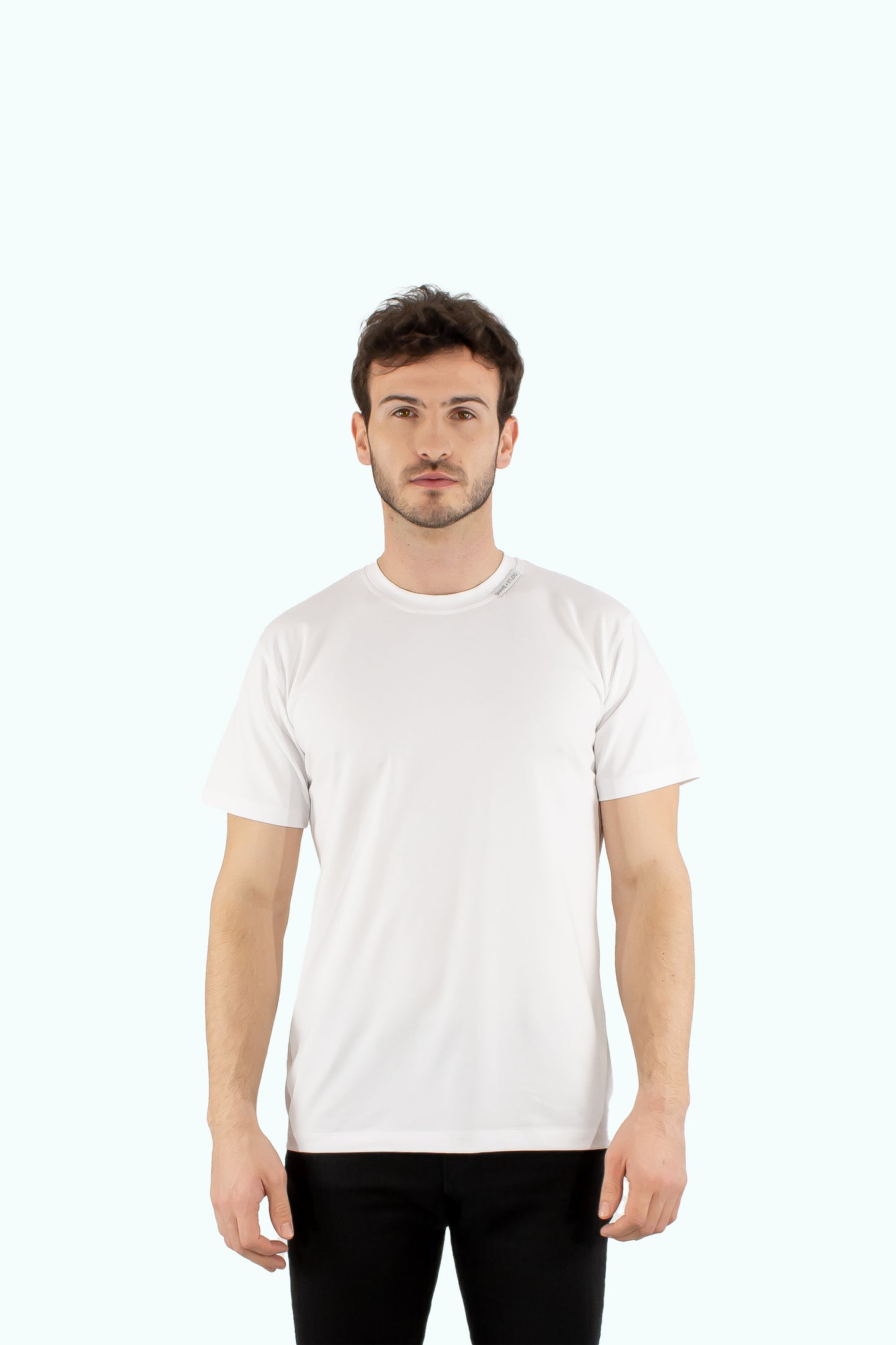 Men white cotton t-shirt with short sleeve and neck label