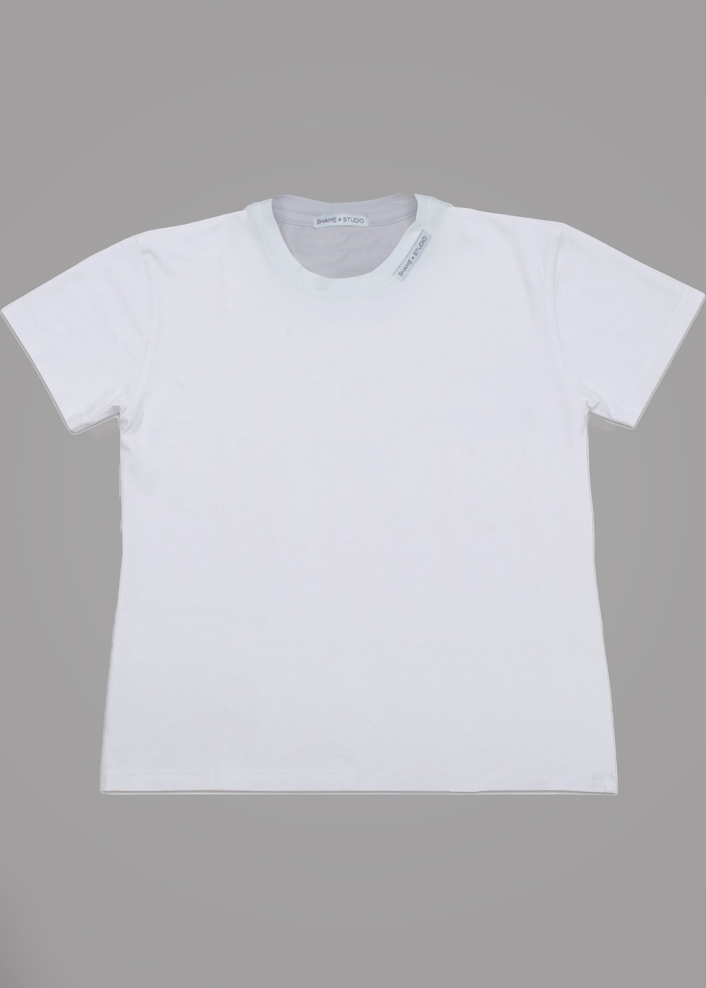 Men white cotton t-shirt with short sleeve and neck label