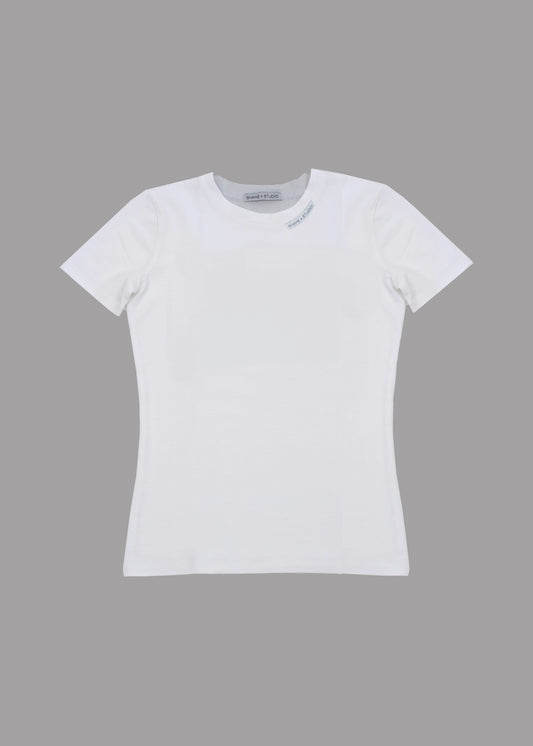 T-shirt femme blanc coupe slim avec étiquette au col