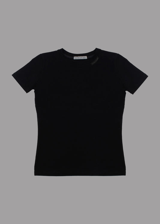 T-shirt femme noir coupe slim avec étiquette au col